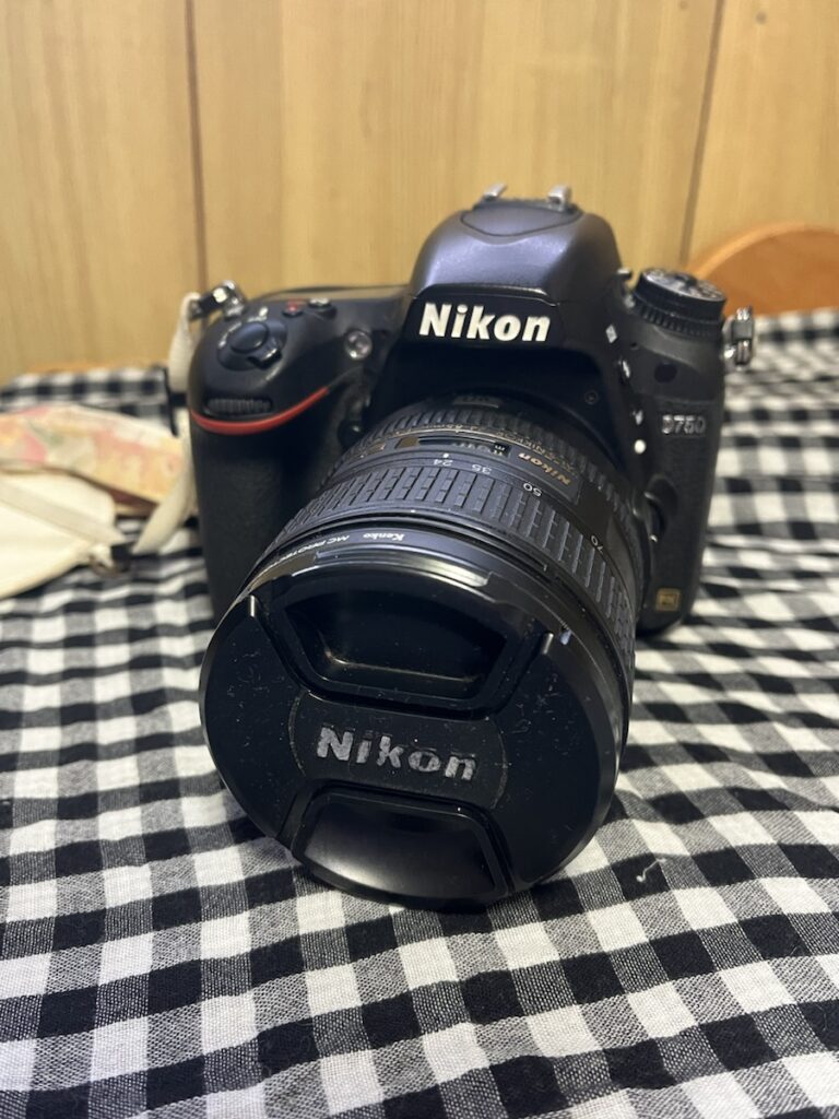 NIKON D750